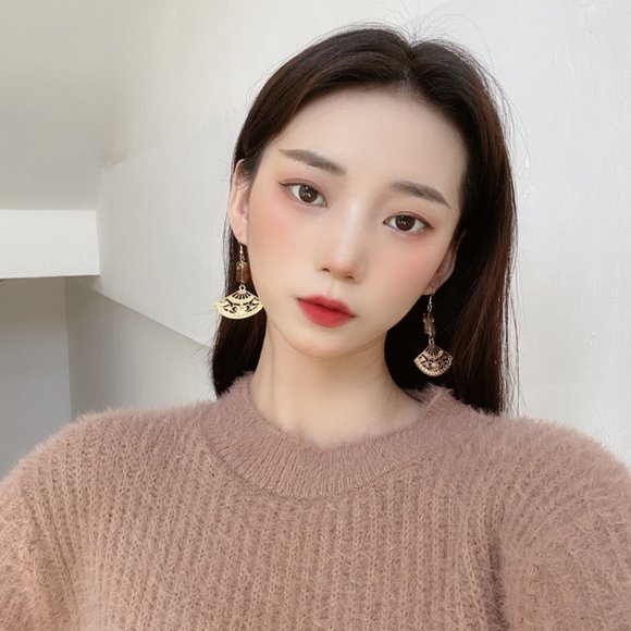 Ancient Asian Fan Stone Drop Earrings - Picture 8 of 11